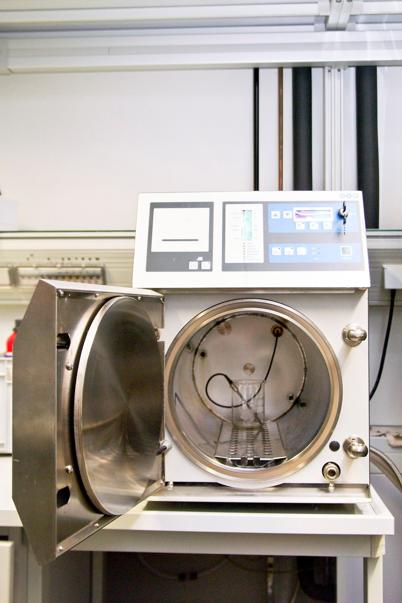 Autoclave / Sterilizer
